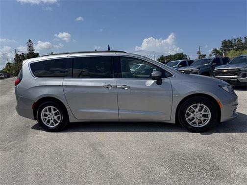 2020 Chrysler Voyager LXI