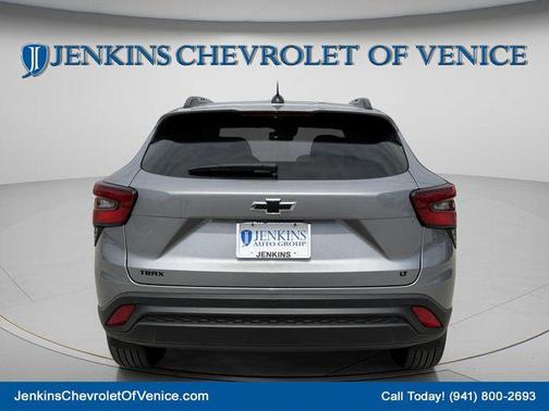 Sterling Gray Metallic 2026 Chevrolet Trax LT