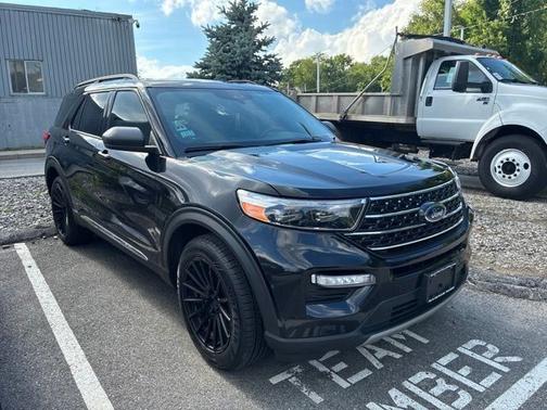 AGATE BLACK METALLIC 2021 Ford Explorer XLT