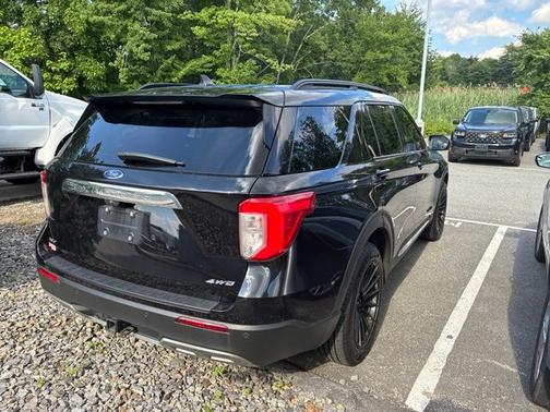 AGATE BLACK METALLIC 2021 Ford Explorer XLT
