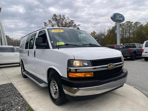 2024 Chevrolet Express 2500 WORK VAN