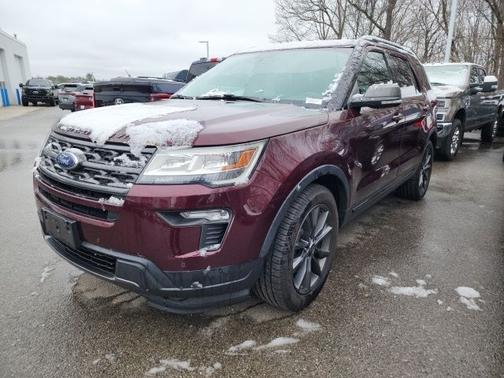 BURGUNDY VELVET MET TINT CC 2018 Ford Explorer XLT