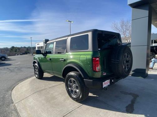 ERUPTION GREEN METALLIC 2025 Ford Bronco BIG BEND