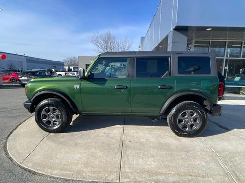 ERUPTION GREEN METALLIC 2025 Ford Bronco BIG BEND