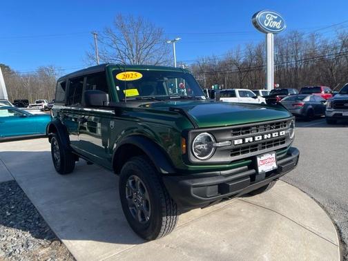 ERUPTION GREEN METALLIC 2025 Ford Bronco BIG BEND