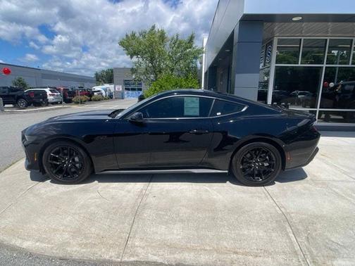 SHADOW BLACK 2025 Ford Mustang GT PREMIUM
