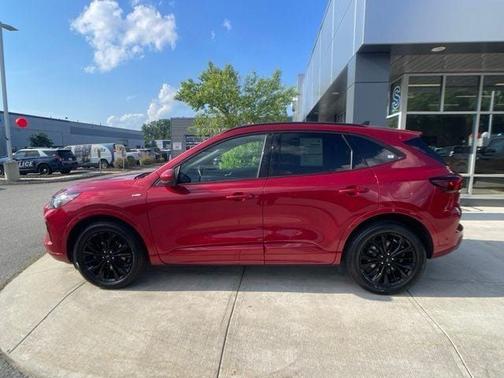 RAPID RED MET TINTED CC 2023 Ford Escape ST-LINE ELITE
