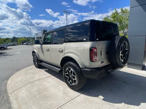 DESERT SAND 2025 Ford Bronco OUTER BANKS