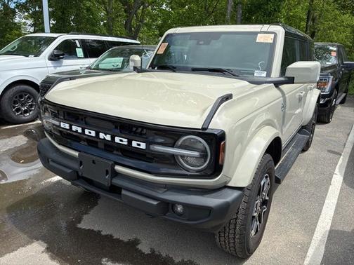 DESERT SAND 2025 Ford Bronco OUTER BANKS