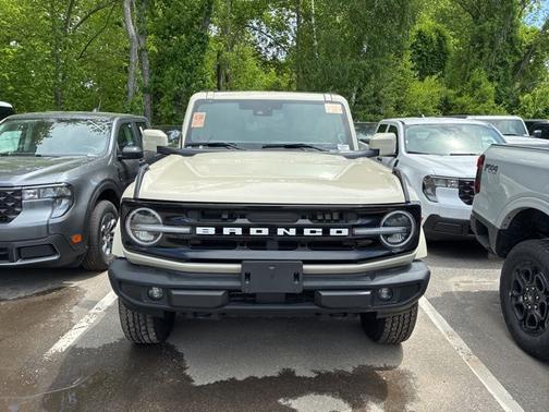 DESERT SAND 2025 Ford Bronco OUTER BANKS