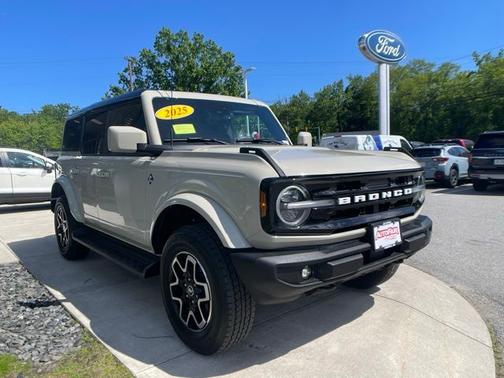 DESERT SAND 2025 Ford Bronco OUTER BANKS