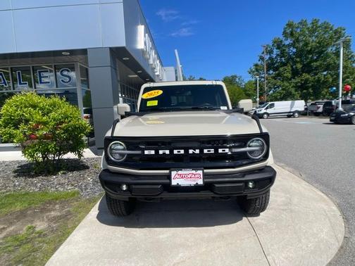 DESERT SAND 2025 Ford Bronco OUTER BANKS