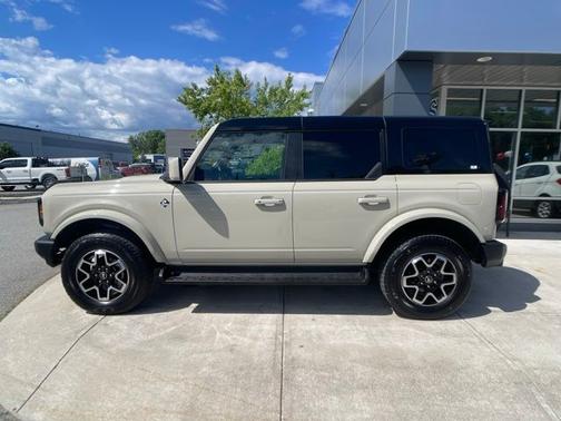 DESERT SAND 2025 Ford Bronco OUTER BANKS