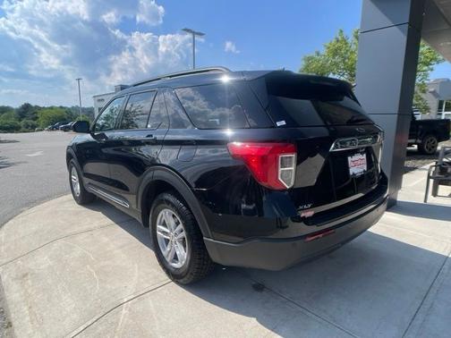 AGATE BLACK METALLIC 2023 Ford Explorer XLT