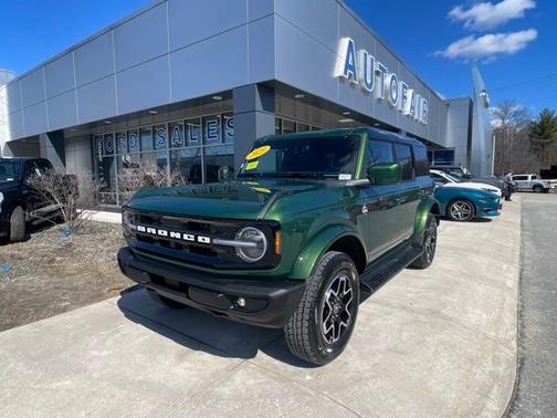 ERUPTION GREEN METALLIC 2025 Ford Bronco OUTER BANKS