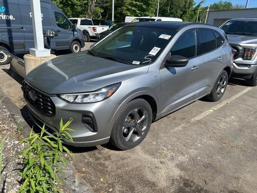 ICONIC SILVER METALLIC 2023 Ford Escape ST-LINE