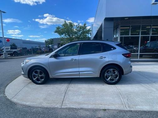 ICONIC SILVER METALLIC 2023 Ford Escape ST-LINE
