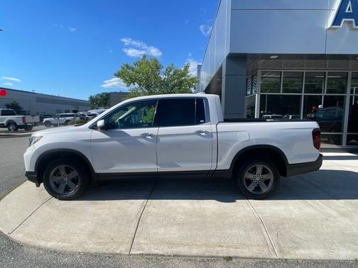 White 2023 Honda Ridgeline RTL-E