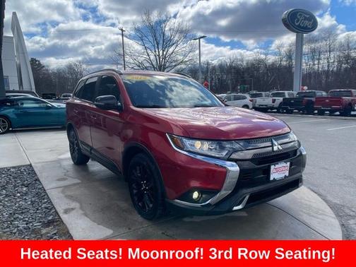 Red 2019 Mitsubishi Outlander LE