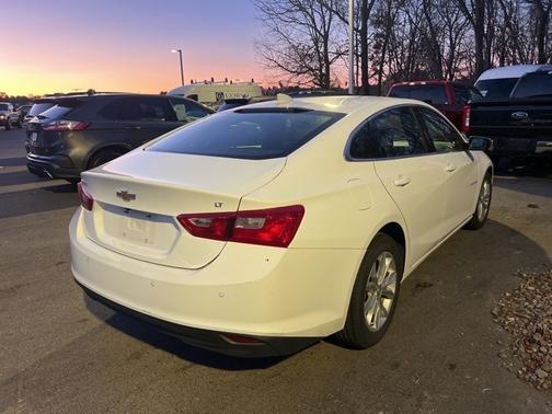 2024 Chevrolet Malibu LT W/1LT
