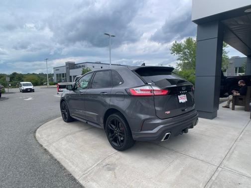2022 Ford Edge ST