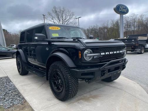 SHADOW BLACK 2024 Ford Bronco WILDTRAK