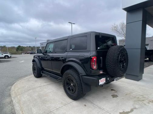 SHADOW BLACK 2024 Ford Bronco WILDTRAK