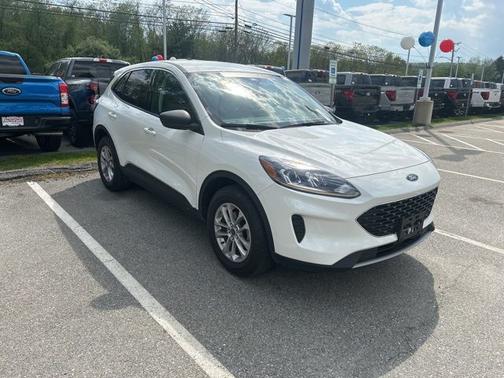 STAR WHITE METALLIC TRI-COA 2022 Ford Escape SE