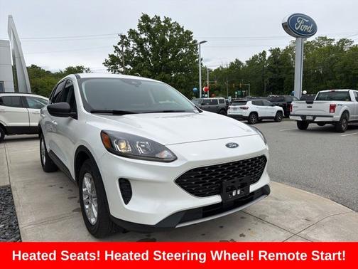 STAR WHITE METALLIC TRI-COA 2022 Ford Escape SE