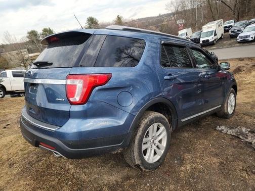 BLUE METALLIC 2018 Ford Explorer XLT