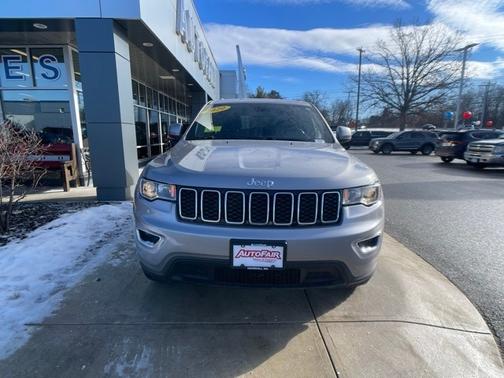 2020 Jeep Grand Cherokee LAREDO
