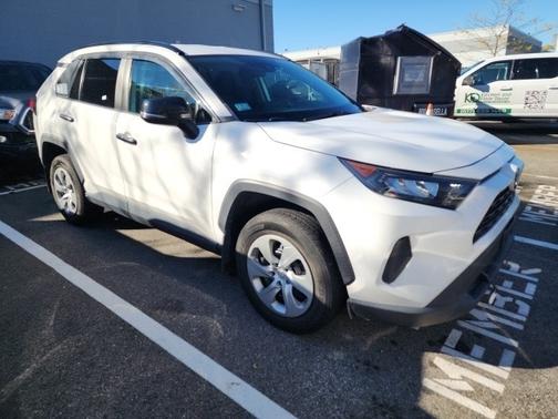 2020 Toyota RAV4 LE
