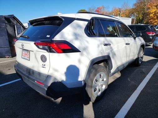 2020 Toyota RAV4 LE
