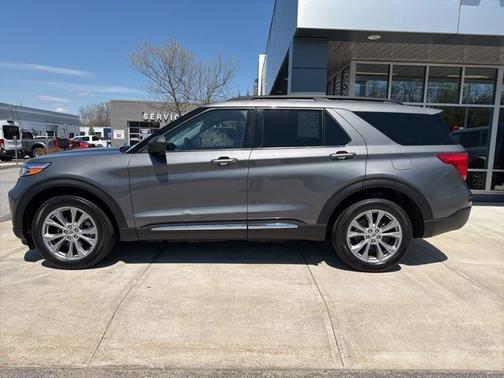 CARBONIZED GRAY METALLIC 2023 Ford Explorer XLT
