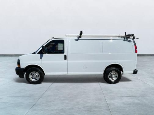 Summit White 2019 Chevrolet Express 2500 WORK VAN