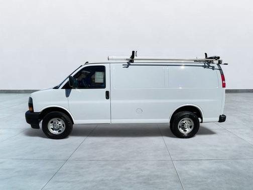 Summit White 2019 Chevrolet Express 2500 WORK VAN