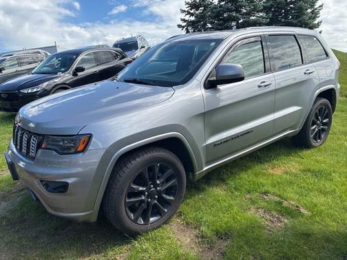 Billet Silver Metallic Clearcoat 2020 Jeep Grand Cherokee LAREDO