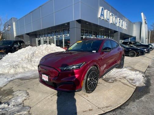 2025 Ford Mustang Mach-E PREMIUM