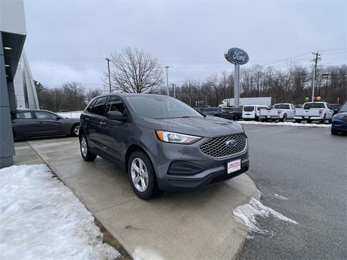 2023 Ford Edge SE