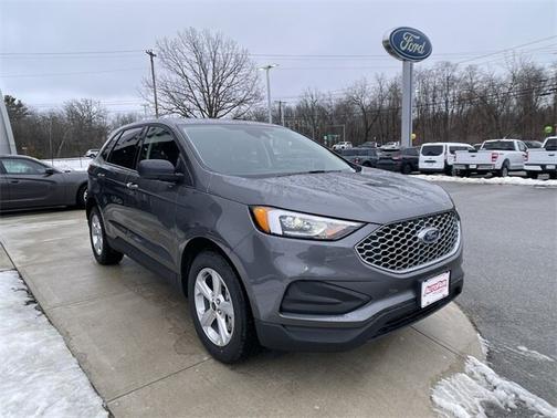2023 Ford Edge SE
