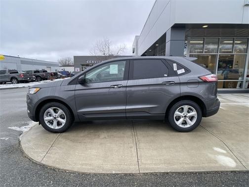 2023 Ford Edge SE