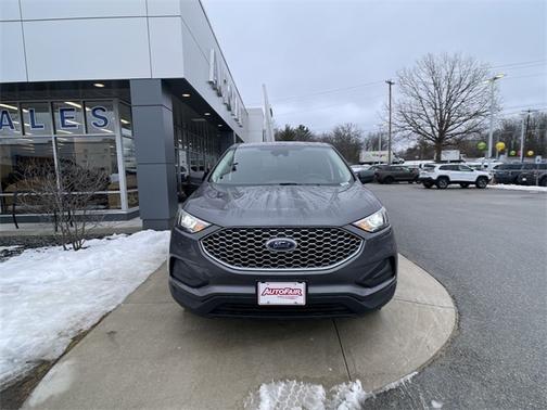 2023 Ford Edge SE