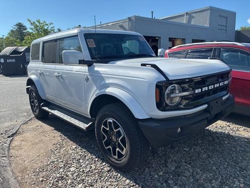 OXFORD WHITE 2025 Ford Bronco OUTER BANKS