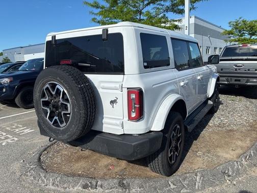 OXFORD WHITE 2025 Ford Bronco OUTER BANKS