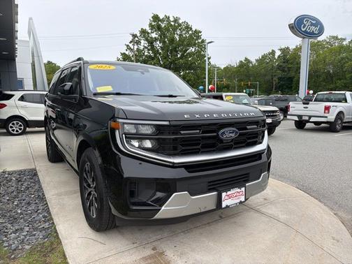 AGATE BLACK METALLIC 2025 Ford Expedition PLATINUM