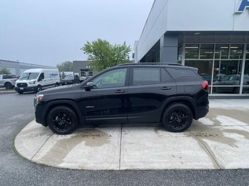 2024 GMC Terrain AT4
