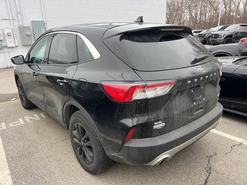 AGATE BLACK METALLIC 2020 Ford Escape SE