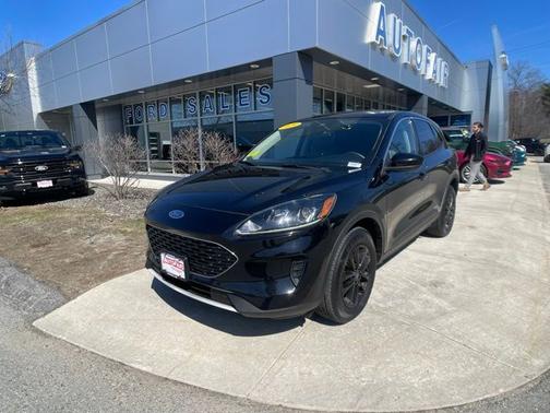 AGATE BLACK METALLIC 2020 Ford Escape SE