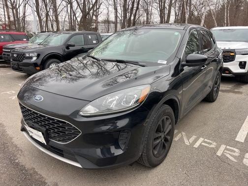 AGATE BLACK METALLIC 2020 Ford Escape SE