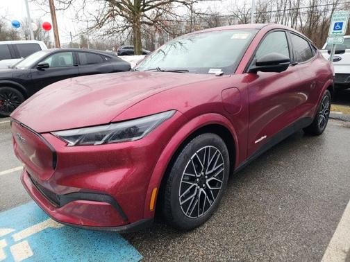 MOLTEN MAGENTA TINTED CC 2025 Ford Mustang Mach-E PREMIUM